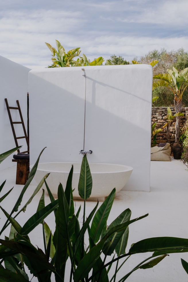 Resa estates Ibiza for sale finca Santa gertrudis outdoor spa.jpg